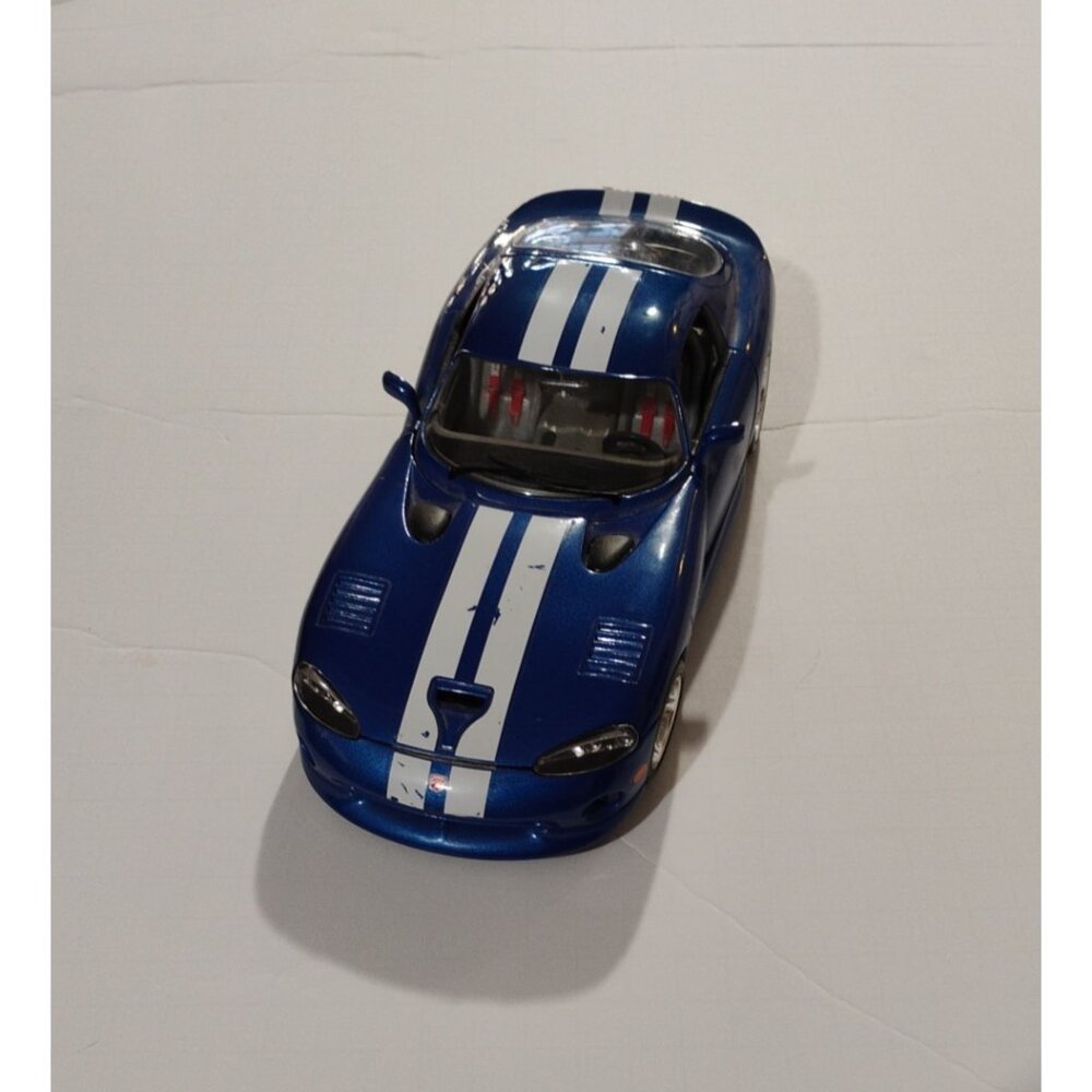 Maisto Dodge Viper GTS Coupe 1:18 Scale Diecast Collectible Model Car Blue